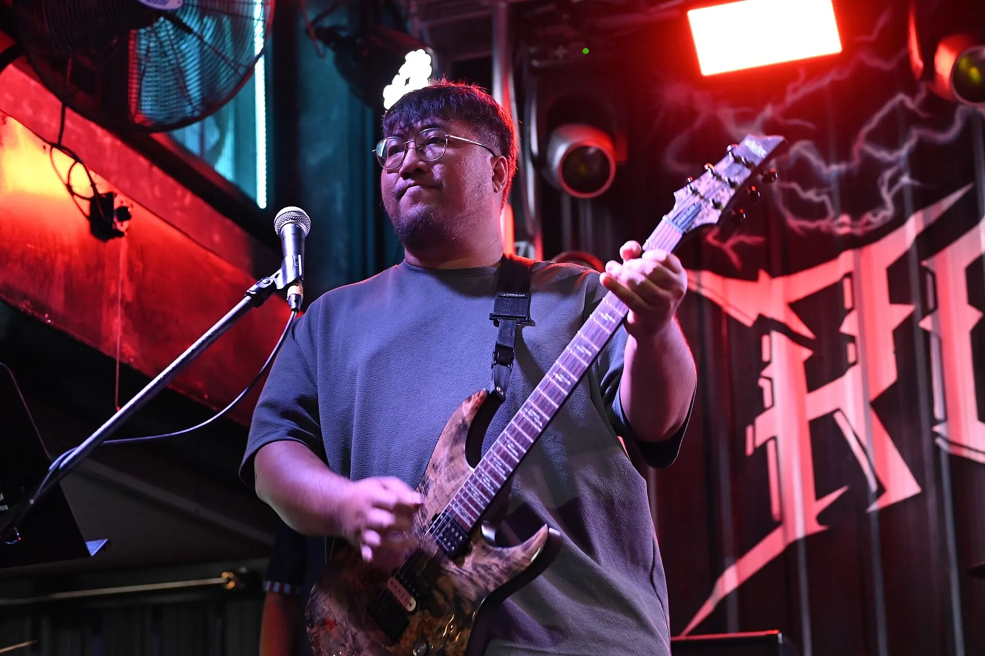 Caio Gutierri, guitarra